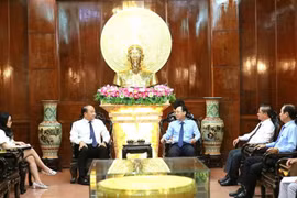 Can Tho, Singapore seek stronger partnership in various fields