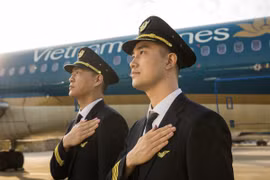 Vietnam Airlines opens pilot training school in Kien Giang