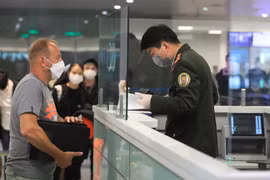 Vietnam hoped to welcome 12 million foreign tourists this year thanks to new visa policy