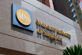 Singapore pauses tightening monetary policy, focuses on economic growth