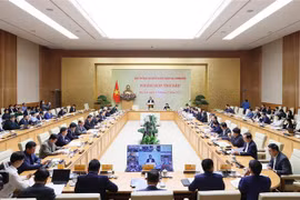 PM demands officials enhance sense of responsibility towards administrative reform