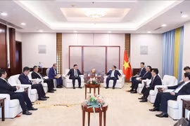 PM meets leaders of Chinese tech, energy, infrastructure groups