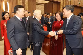 Party chief extends Tet greetings to Hanoi's officials and people