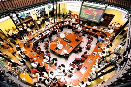 Ministries, SBV requested to boost corporate bond, real estate markets: PM
