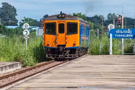 Laos, Thailand talk building of railway bridge over Mekong River
