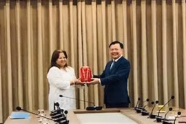Hanoi leader receives Federation of Cuban Women head