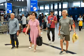 Passengers through Noi Bai int’l airport up slightly before holiday