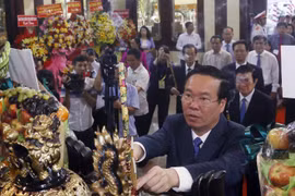 State leader commemorates late President Ton Duc Thang
