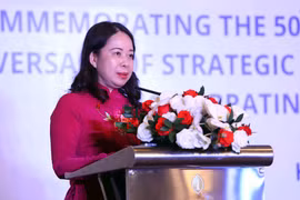 Hanoi ceremony marks 50 years of Vietnam - Singapore diplomatic ties