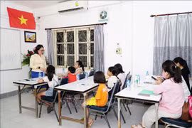 Vietnamese-language course opens in Vientiane