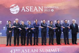 Vietnamese PM attends retreat on global, regional issues