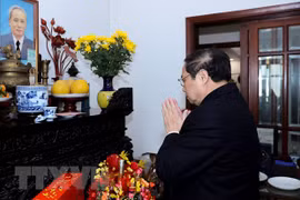 PM pays homage to late Government leader, General Giap