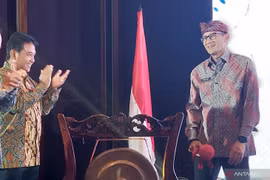 Indonesia sets tourism revenue target of 10 bln USD