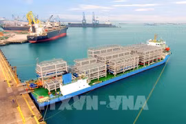 Vietnam posts trade surplus of 6.35 billion USD in four months