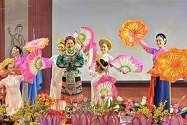 Art performance spotlights Vietnamese culture in France