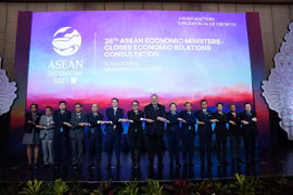 ASEAN Economic Ministers hold consultation with China, Japan, RoK
