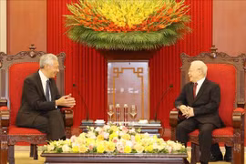 Party leader hosts Singaporean PM