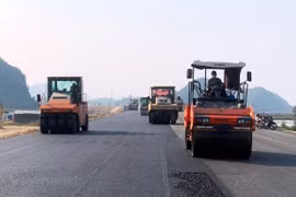 Transport minister clears up transport infrastructure, vehicle registration questions 