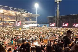 Over 3,000 int'l visitors come to Hanoi for BlackPink concert