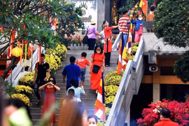 Vietnamese to enjoy one-week Tet holiday in 2024