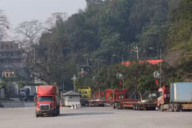 Border gates in Lang Son province maintain regular operations