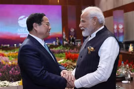 Vietnamese PM meets with Indian, Bangladeshi leaders in Jakarta