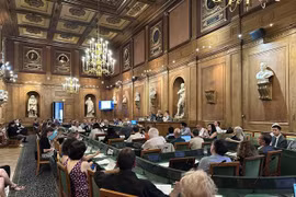Vietnamese researchers honoured in France
