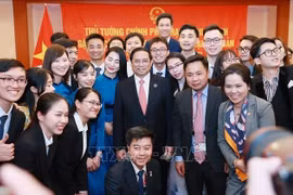 PM meets with Vietnamese community in Japan