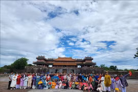 Vietnam Summer Camp 2023: Young OVs visit Thua Thien-Hue