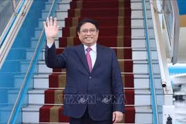 PM leaves Hanoi for official visit to China, participation at WEF meeting