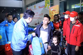 Free transport arranged for disadvantaged workers to go home for Tet celebration