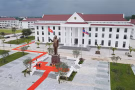 Vietnam helps Laos’ police build academy of politics