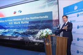Dutch PM attends roundtable on international law, order at sea in Hanoi
