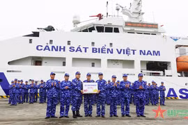 Coast Guards of Vietnam, China hold joint patrol