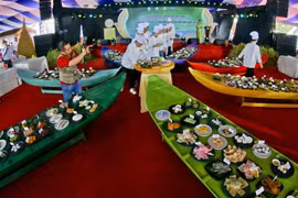 Vietnam sees record number of cakes from rice, sticky rice