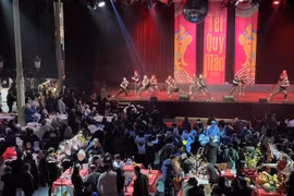 Overseas Vietnamese in France, Germany celebrate Tet