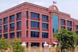 Cambodia continues selling US dollars to stabilise exchange rates 