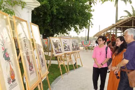 Hue exhibition showcases Vietnam’s folk paintings