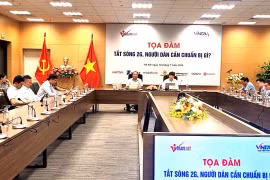 The VietNamNet online newspaper co-ordinated with the Vietnam Telecommunications Authority (VNTA) under the Ministry of Information and Communications to organise a discussion on turning off 2G waves on July 18. (Photo: nld.com.vn)