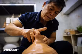 Family of potters preserves traditional craft for over half a century