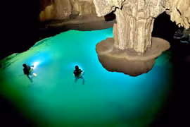 A new lake has been discovered inside the pristine Thung Cave within the World’s Natural Heritage Phong Nha-Ke Bang National Park in Quang Binh province. (Photo courtesy of Quangbinh Tourism)