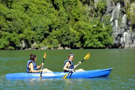 Quang Ninh promotes development of water sports, entertainment tourism