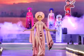 Timeless elegance of traditional Vietnamese Ao Dai