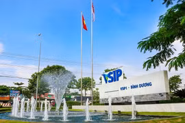 Ample room for Vietnam, Singapore to boost economic ties: experts