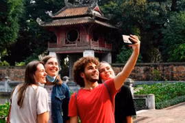 Vietnam may hit 10 million foreign tourists this year: authority