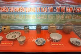 Bac Giang: Exhibition shows rich relic system of Tay Yen Tu