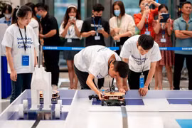 Samsung offers hi-tech training to over 6,000 Vietnamese students 