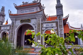 Exploring sacred sites on Truong Sa 
