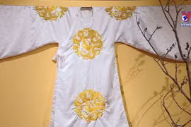 Centuries-old Vietnamese fashion making a comeback