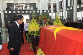 Foreign delegations pay homage to President Tran Dai Quang 